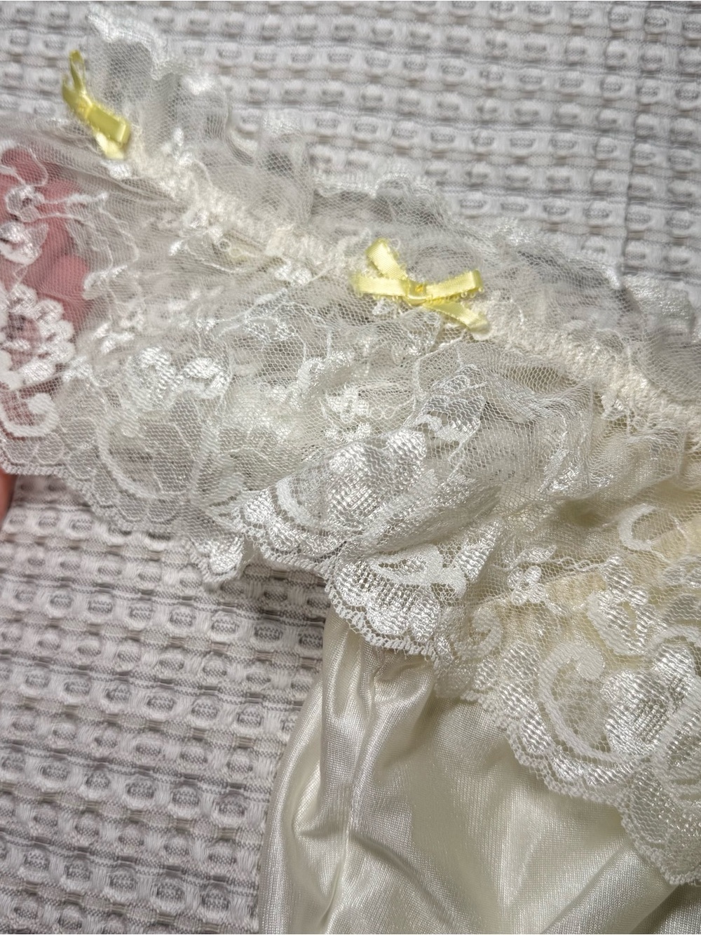 Vintage 80’s Off The Shoulder Teddy Lace Romper Lingerie Ruffles Satin Boudoir - Picture 3 of 7